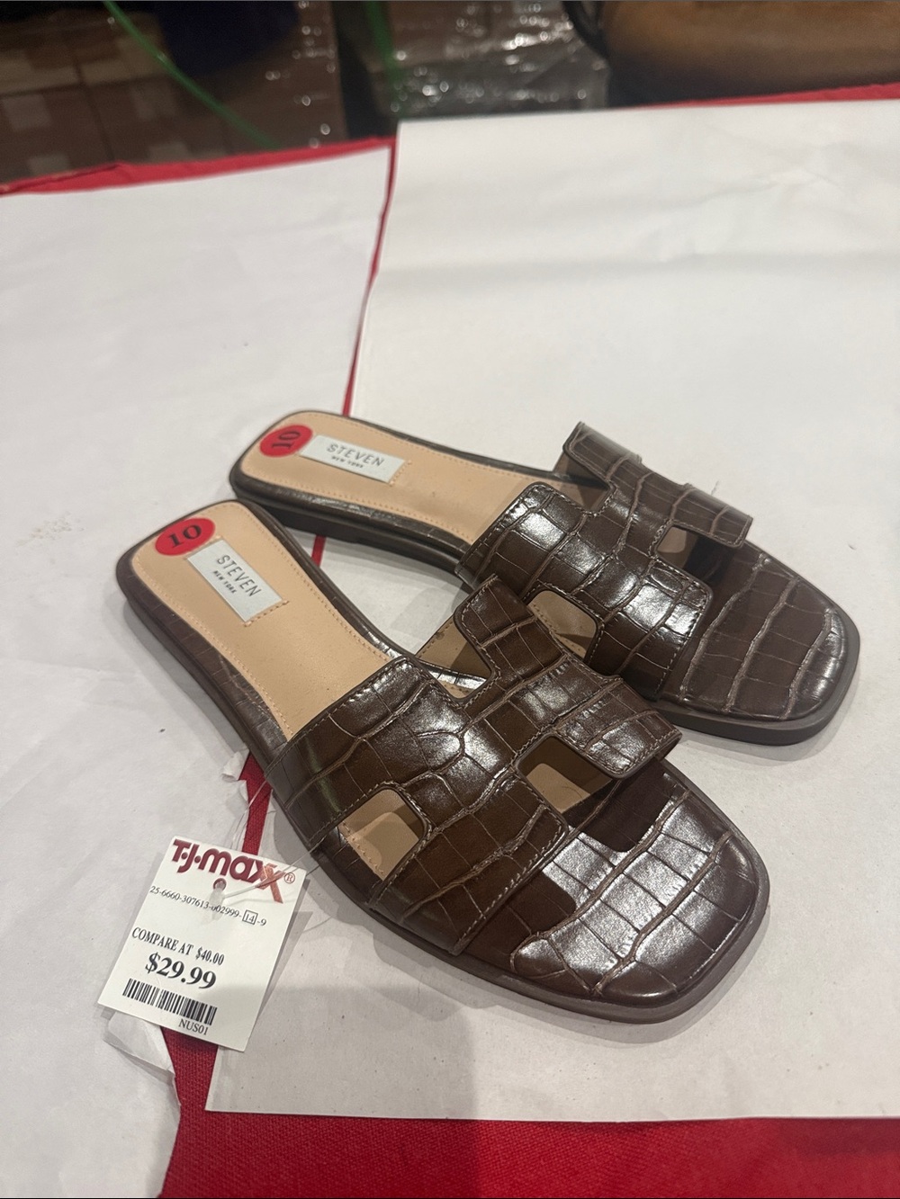 NWT Steve Madden Brown Croc-Embossed Slip-On sandals